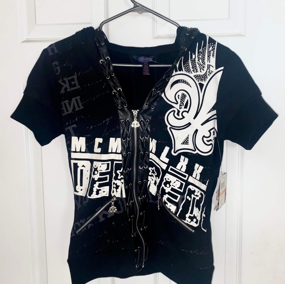Ladies Derron- Where The Sidewalk and the Catwalk Meet- Brand New- Size Medium S